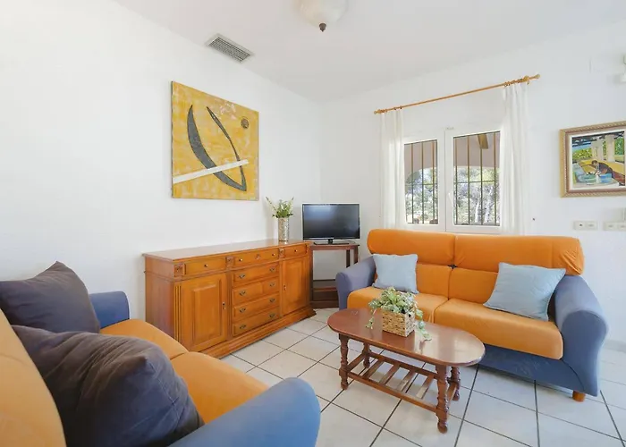 Villa Naranja Blanca By *