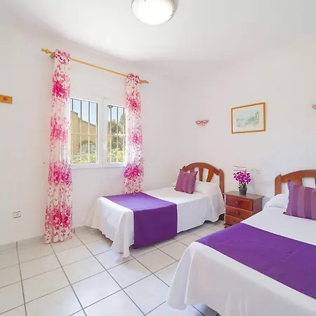 Villa Naranja Blanca By *