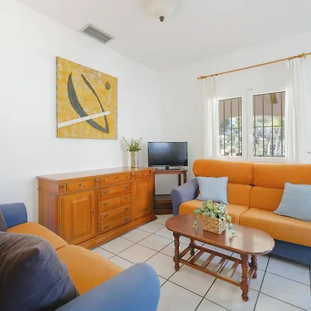 Villa Naranja Blanca By *